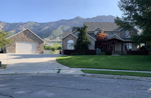 North Ogden House | High Adventure base - Hike, Bike, Ski, Water Sports, Fishing Gorgeous fall color