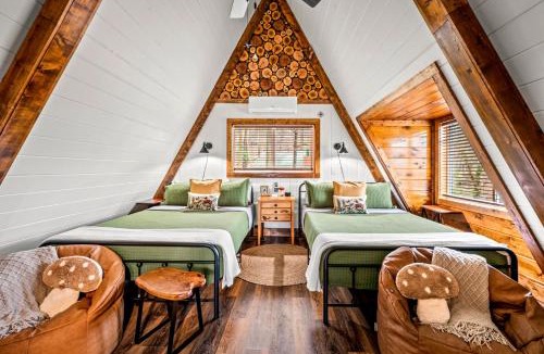 Chalet Village Ski Chalet | High Bear Activity, Handicap Ramp, Hot Tub, Fire Table, Game Room, Family Cabin