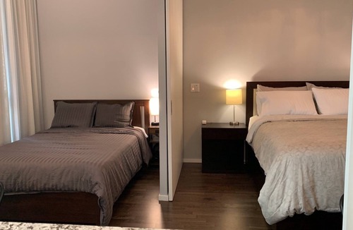 Fashion District Condo | High-Ceiling Condo in Downtown Toronto