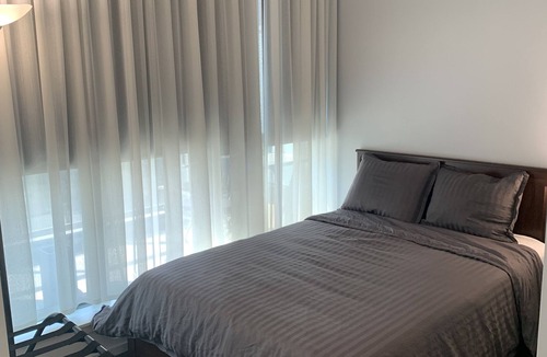 Fashion District Condo | High-Ceiling Condo in Downtown Toronto
