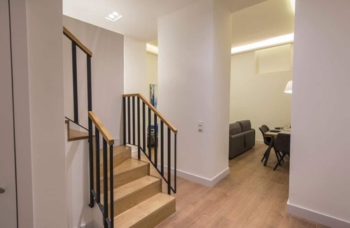 Bairro Alto Apartment | High Ceiling Duplex Apartment