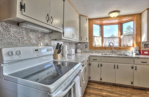 Estes Park Cabin | High Drive- So Close to the RMNP Entrance less than 5 Minute Drive