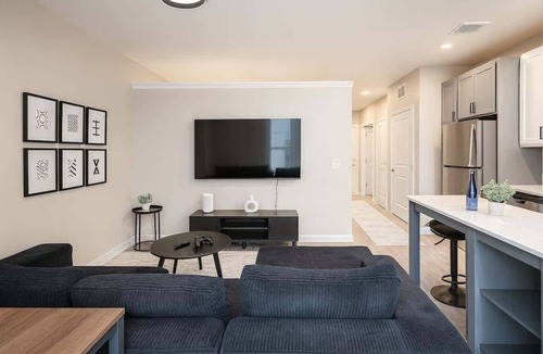 Uptown Apartment | High-End 1BR Uptown Apartment Near Downtown MPLS
