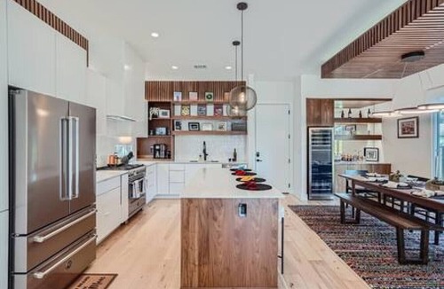 Chestnut House | High End 4 BDRM Downtown Home w/POOL Close to Hot Spots!