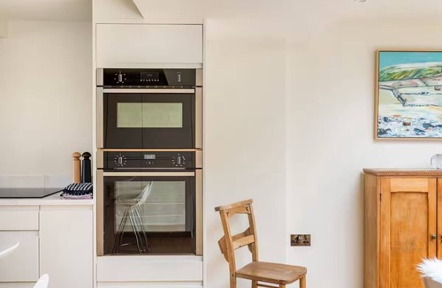 Honley Cottage | High-end 4-bedroom countryside retreat | Sleeps 8 | Elegant Yorkshire escape