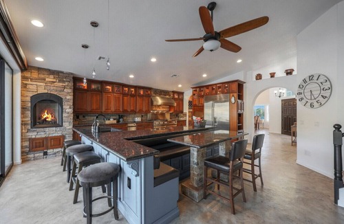 Arrowhead Lakes House | High-End Arrowhead Lakes Estate w/Private Boat & Heated Spa