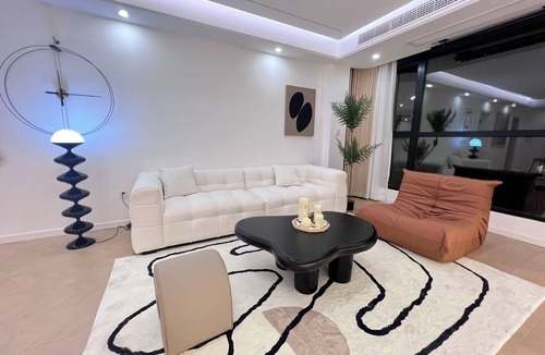 Huangpu Apartment | high-end bespoke interior fit-out with 3-bedroom apartment