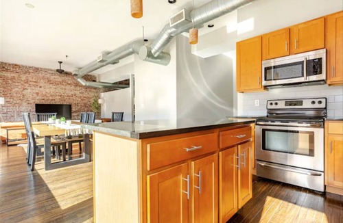 Market East District Apartment | High End Downtown Indy 1BR Walk to Gainbridge Fieldhouse