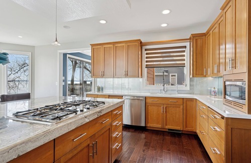 Spicer House | High end home on Green Lake loaded w/amenities & walking distance to downtown.