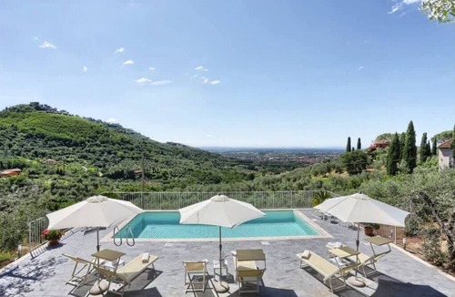 Margine Coperta-Traversagna Villa | High End Villa With Classic Pool & Design
