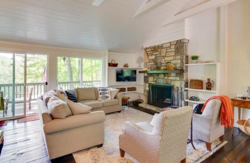 Sapphire House | High-End Sapphire Retreat on Fairfield Lake!