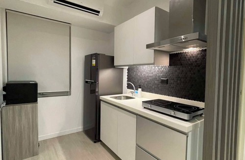 Paranaque Condo | HIGH-END SPACIOUS 2BR Condo Residential Resort Near Manila Airport