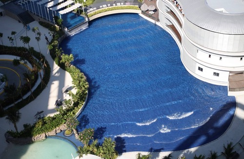 Paranaque Condo | HIGH-END SPACIOUS 2BR Condo Residential Resort Near Manila Airport