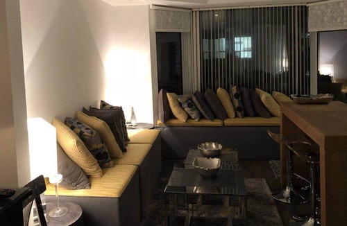 Bloor-Yorkville Condo | High End Toronto Downtown Condo (Bay/Museum station)