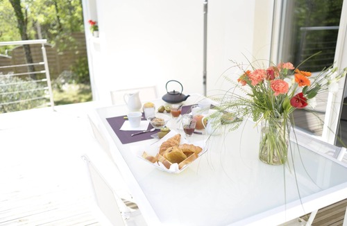 Thedirac House | HIGH-END VILLA IN THE HEART OF A LOT IN A QUIET AREA WITH HEATED POOL