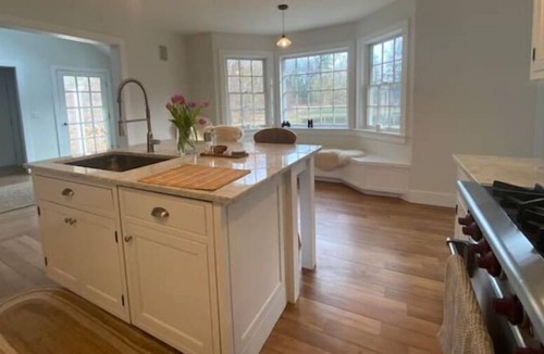 Cottekill House | High Falls private home pool/hot tub/gym/pond