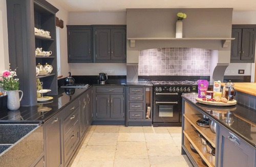 Bretherdale Cottage | HIGH FELLSIDE HALL, family friendly, with pool in Sedbergh