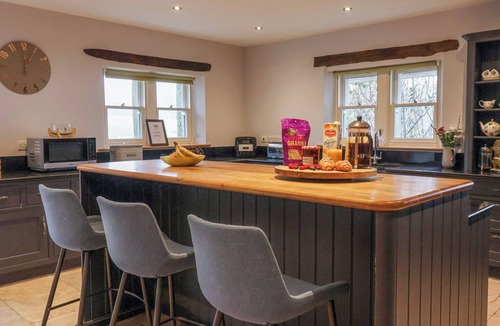 Bretherdale Cottage | HIGH FELLSIDE HALL, family friendly, with pool in Sedbergh