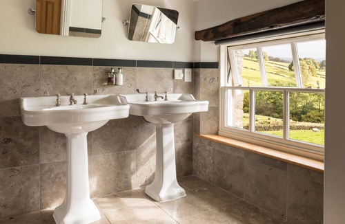 Bretherdale House | HIGH FELLSIDE HALL, family friendly, with pool in Sedbergh