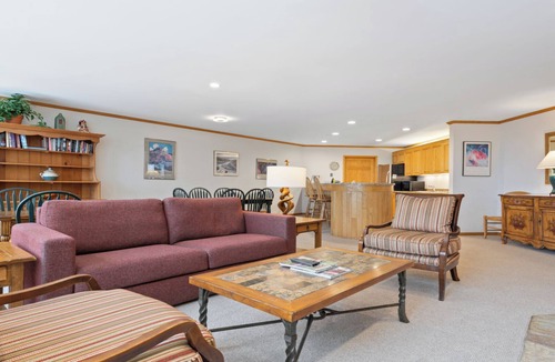 Vail Condo | High-Floor 2BR Fireplace Stunning Vail Mountain Views