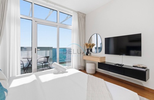 Jumeirah Village Triangle Apartment | High-Floor Studio,Walking Distance to the Park & 15-Min Drive to Miracle Garden