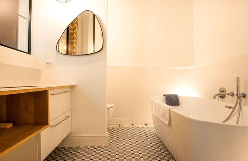 Hotel de Ville - Quinconces Apartment | High quality flat for 6 in the heart of the historic centre