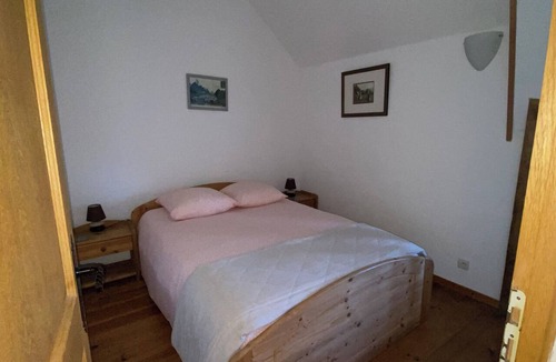 Gomene Bed & Breakfast | High-Quality Traditional Breton Vacation Rental in Gomene - Pool, Wi-Fi, Gardens