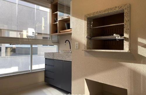Ingleses Norte Apartment | High-standard apt in cond, 700m the beach CCI210