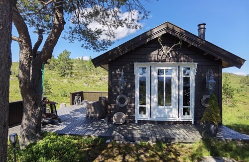Gjemnes Municipality Cabin | High standard cabin with view, hiking and fishing Ocean boat rental possible