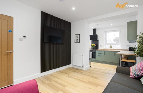 Kincardine Apartment | High Street Haven in Kincardine