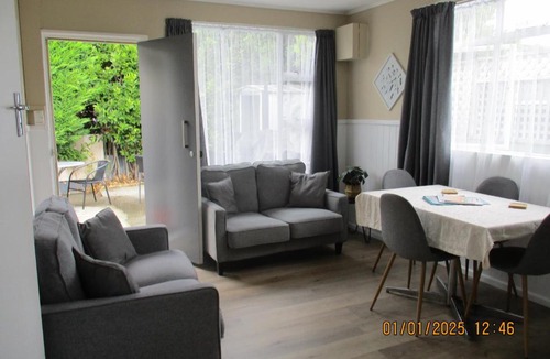 Picton Hotel | High Street Living Motel