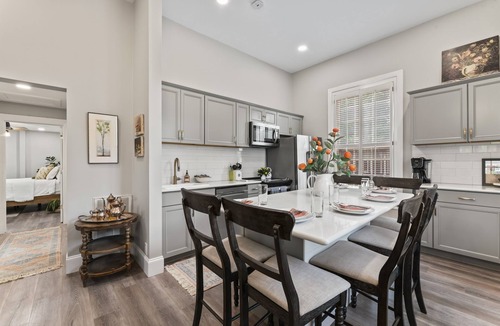 Murfreesboro Cottage | High Tea Cottage | Walk Downtown | Pool & Hot Tub