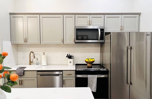 Murfreesboro Cottage | High Tea Cottage | Walk Downtown | Pool & Hot Tub