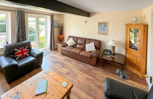 Whippingham House | High Tide