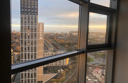 Cardiff City Centre Apartment | High View Serviced Apartment