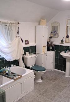 Norton Sub Hamdon House | Higher Barton Guest room