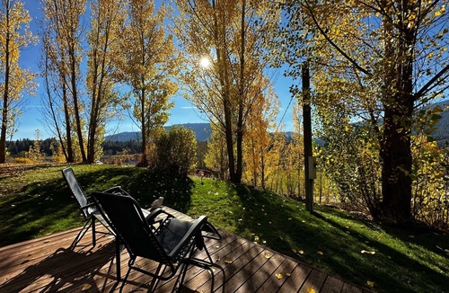 Garden Valley Cabin | Highest Rated Cabin in Garden Valley. Great View, Walk to town, Hike 87 Acres