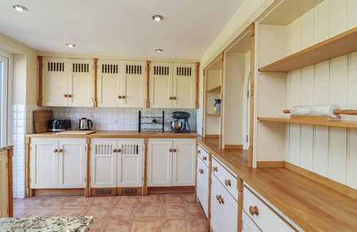 Caunton Cottage | HIGHFIELDS, pet friendly, character holiday cottage in Southwell