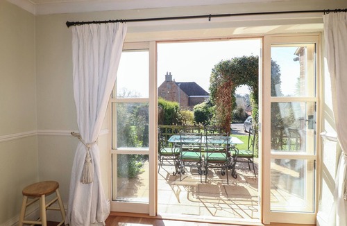 Caunton Cottage | HIGHFIELDS, pet friendly, character holiday cottage in Southwell
