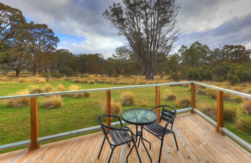 Bronte Park Hotel | Highland Cabins and Cottages