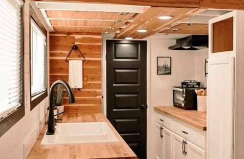 Rainier House | Highland Hideaway at the RMR