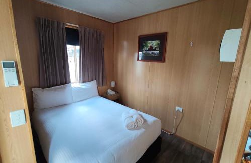 Armidale Hotel | Highlander Van Village
