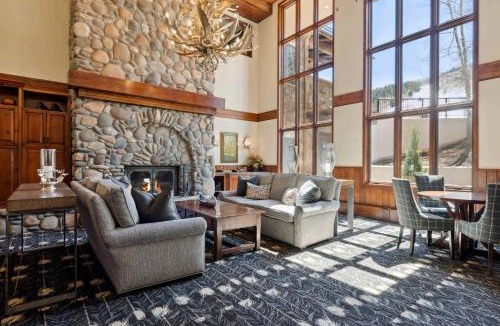 Highlands Townhomes Apartment | Highlands Slopeside 213 by East West Hospitality