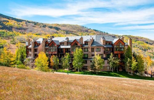Highlands Townhomes Apartment | Highlands Slopeside 218 by East West Hospitality