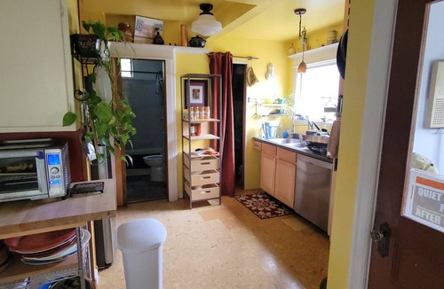 Columbia House | HIghly desireable close-in home in historic neighborhood, beautifully remodeled
