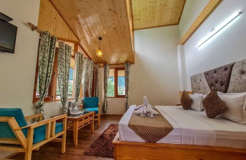 Manali Hotel | Highly rated and situated at beautiful location