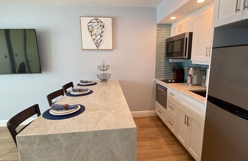 Marco Island Condo | 🏝️ HIGHLY SOUGHT AFTER! Newly Remodeled Beachfront Apollo Condo, 7th Floor!