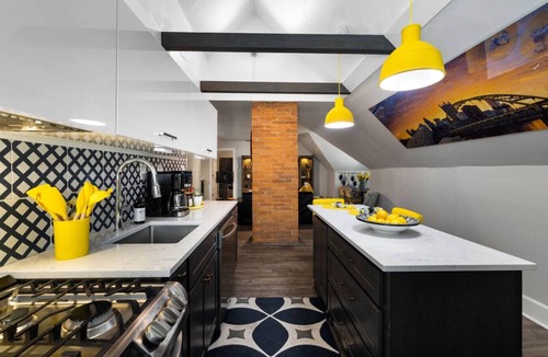 Shadyside House | Highly Walkable | <10 Min to East Liberty Favs!