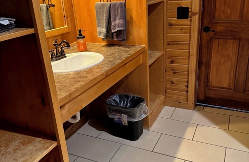 Pierre Cabin | Highpoint Lodge Upper Level Inside West