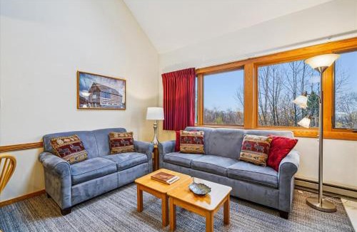 Killington House | Highridge E10 Cozy One Bedroom Loft with Fireplace and Pool Access
